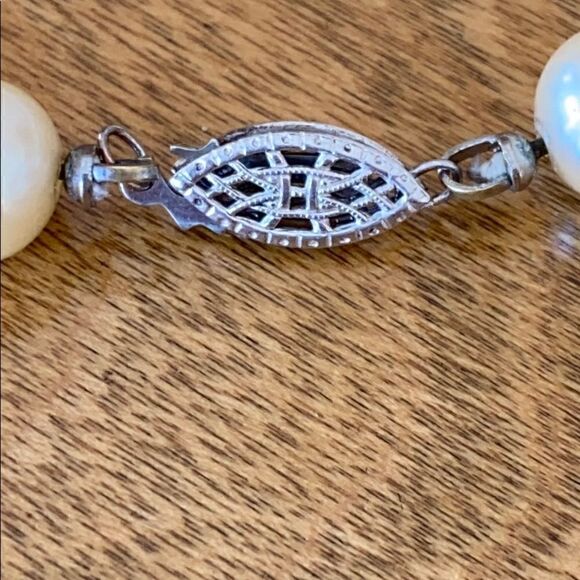 Pearl  necklace w/ss clasp - Picture 3 of 4